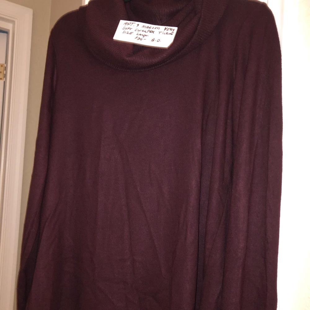 Top for the holidays. Size large red with design